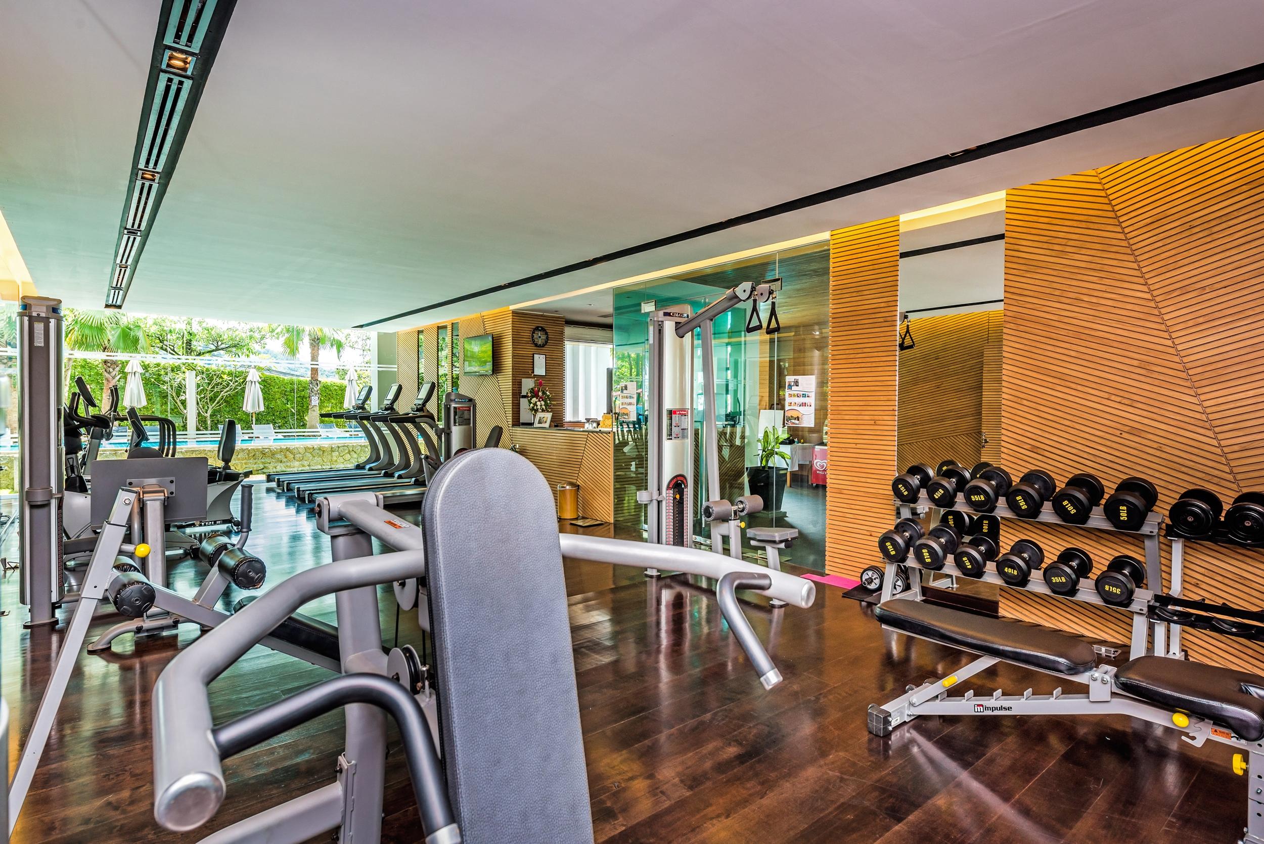 Wyndham Sea Pearl Resort, Phuket Patong Εξωτερικό φωτογραφία The gym at the hotel