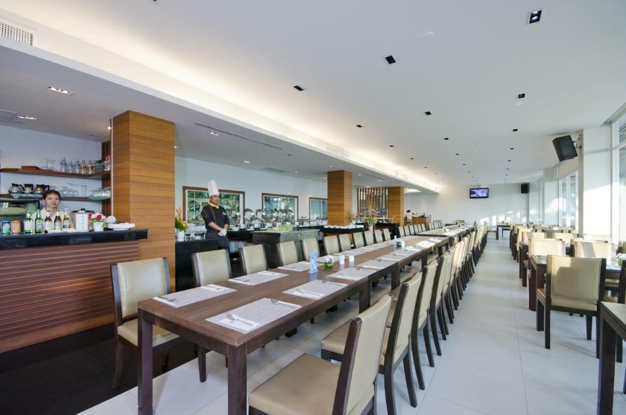 Wyndham Sea Pearl Resort, Phuket Patong Εξωτερικό φωτογραφία The interior of the lounge