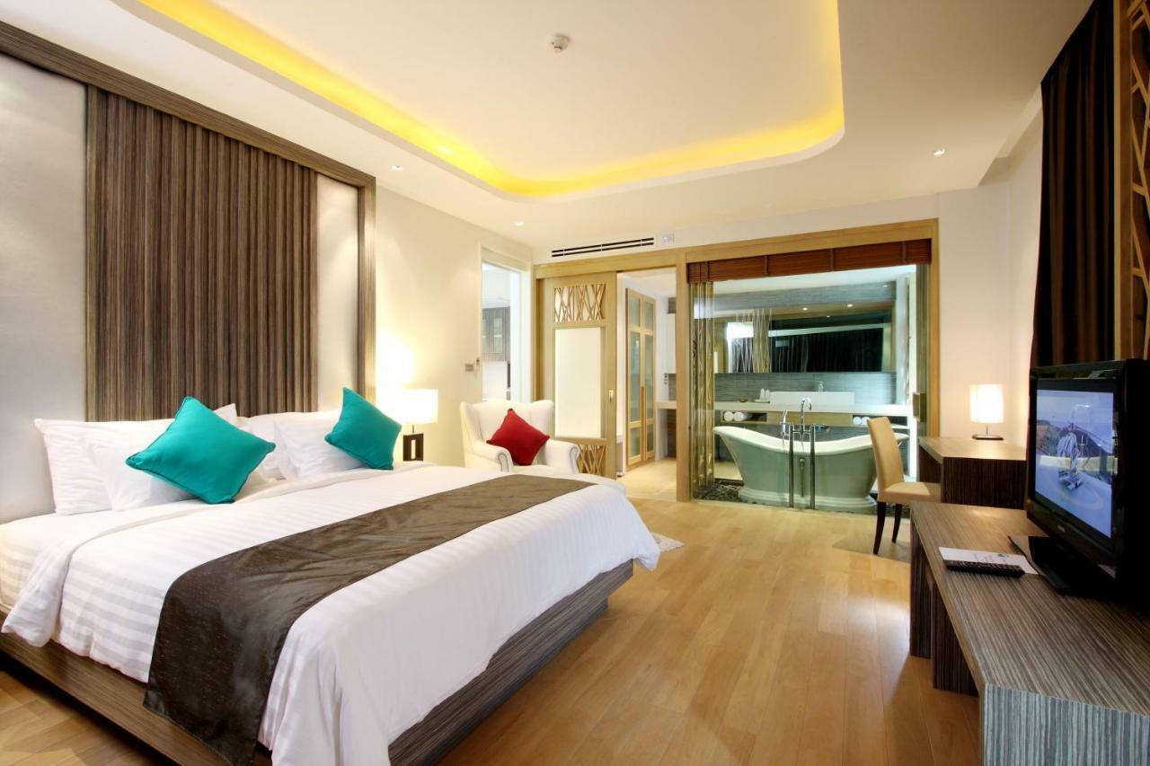 Wyndham Sea Pearl Resort, Phuket Patong Εξωτερικό φωτογραφία Deluxe Suite