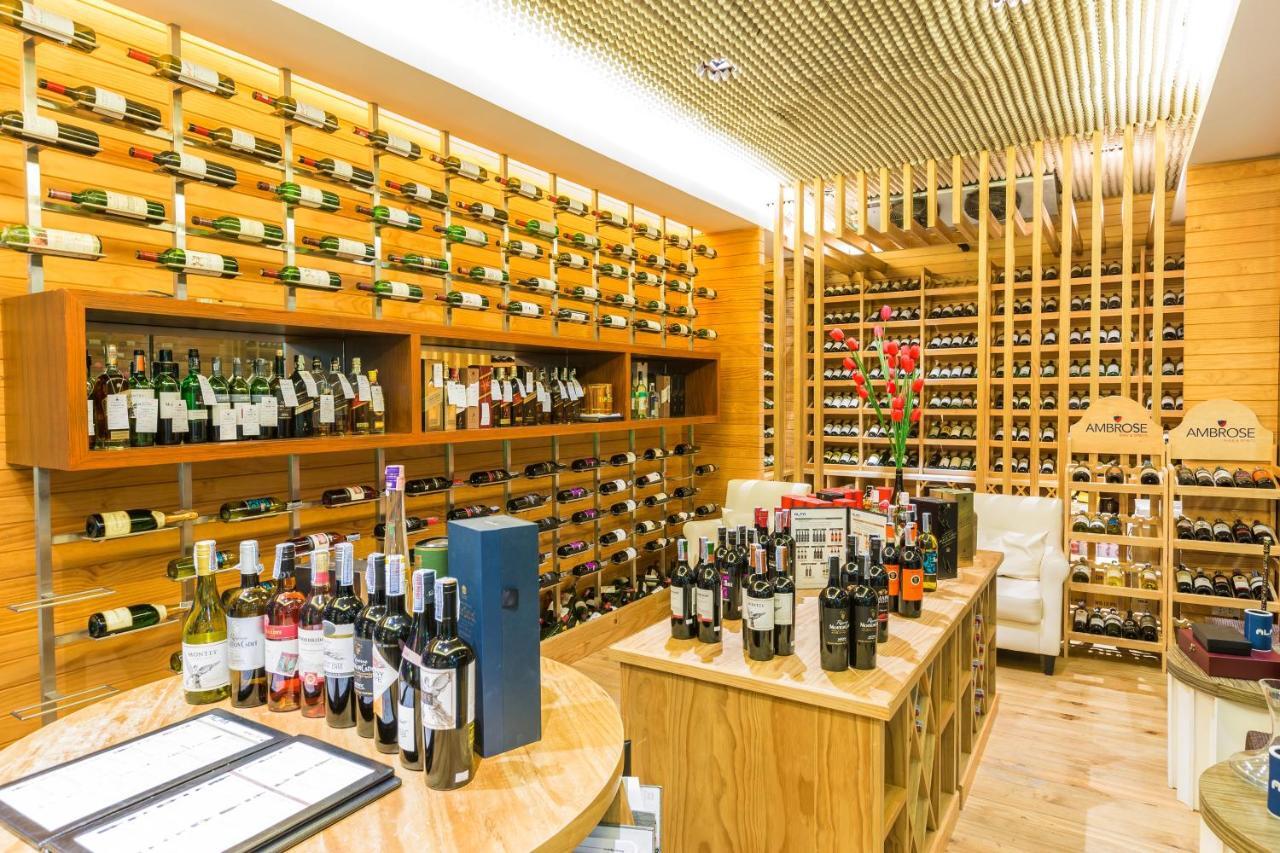 Wyndham Sea Pearl Resort, Phuket Patong Εξωτερικό φωτογραφία Wine shop in Hong Kong